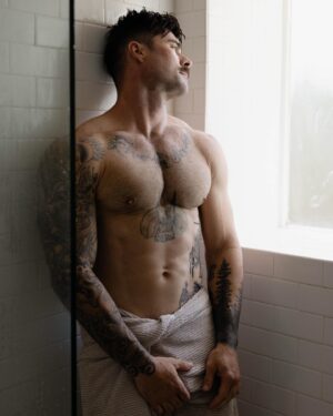 Kyle Krieger Instagram - come say hi — more on onlyfans 🚿💦 and a new spooky short film available tomorrow 👀💀