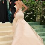 Kylie Jenner Instagram - @oscardelarenta for the MET