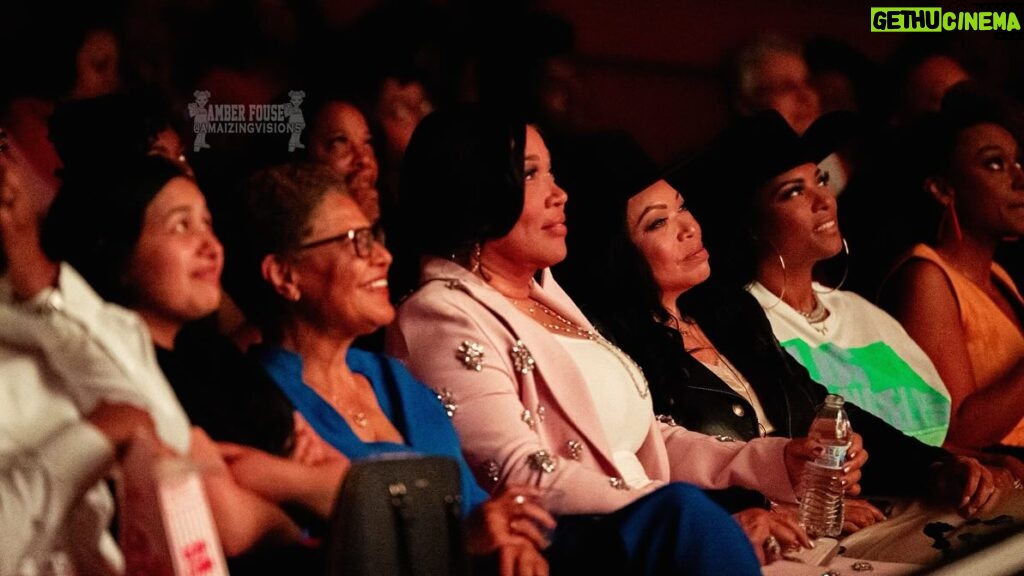 Kym Whitley Instagram - @mayorofla relaxing enjoying the screening of Act Your Age on @netflix Good to see her laughing with all the stress this city brings. Take a moment relax this weekend and binge watch #actyourage