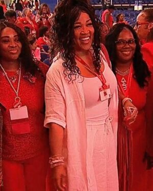 Kym Whitley Instagram - All of my love! Happy Founders Day to my Sawrahs 🫶🏽❤️ 

Delta Sigma Theta Sorority, inc changed my life for the better! Love my sisterhood!! OOOOPPP❤️‍🔥❤️‍🔥