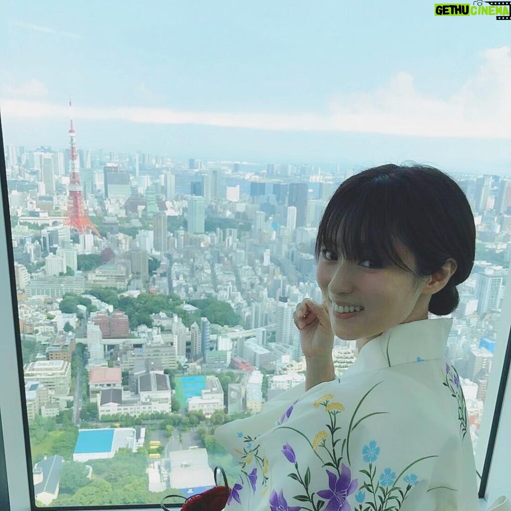 Kyoko Fukada Instagram - 夏休みの思い出に浴衣を着て 髪型は自分で一生懸命ヘアアレンジ挑戦して（実は初めて😨）おでかけしました🌻 #女子力難しい！でも頑張ったの(>_<)💦 #東京タワーが大好き🗼 #皆様も素敵な夏の思い出を🍉 #kyokofukada