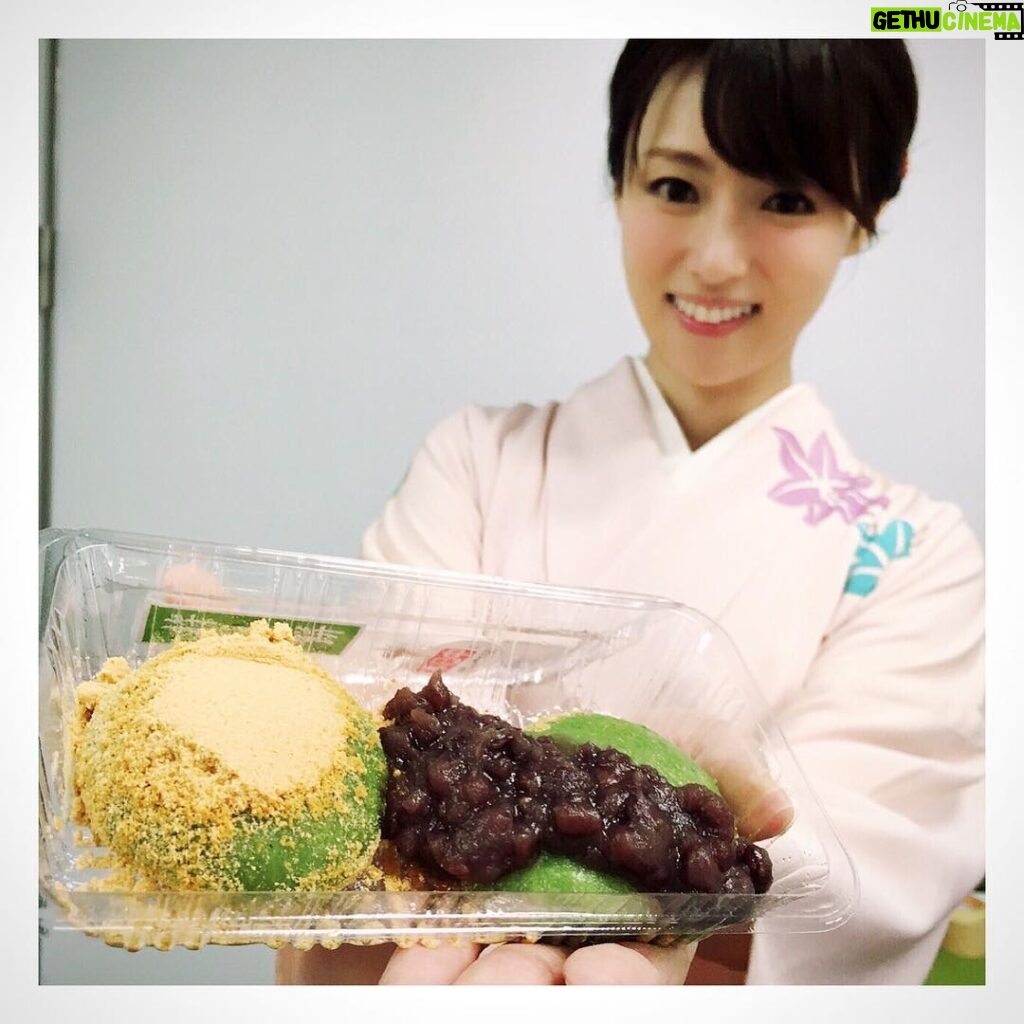 Kyoko Fukada Instagram - お餅如何ですか🐇💓 #超高速お餅つき #超美味しいお餅 #超高速参勤交代リターンズ #kyokofukada