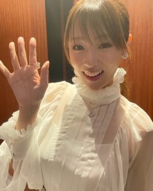 Kyoko Fukada Instagram - 皆様、今年初の投稿になってしまいましたが如何お過ごしでしょうか⁉️
本日より昨年の夏に撮影していたAmazon Original ドラマ「A2Z」が配信になります❗️やっとお届けすることができて私は幸せです🥹♥️
是非是非沢山の方にご覧いただけたら幸いです🥺🙏💦
#A2Z
#久しぶりにドレスを着させていただきました
#やっぱりドレスが好き