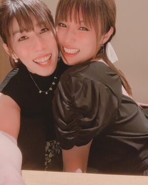 Kyoko Fukada Instagram - やっとやっと吉田沙保里ちゃんと再会できました🥺♥️沙保里ちゃんに会う度に本当に力を貰うし、沙保里ちゃんは大変という言葉を絶対に口にしないし、全てを楽しみながら受け入れるんです‼️かっこいいなぁ...沙保里ちゃんみたいな女性になりたいなぁ....ちなみに私の口癖は...😨
#明日大変かなぁ
#明日楽しいといいなぁです
#皆様はつい言ってしまう口癖ありますか
#ついに今夜ルパンの娘最終回
#3ヶ月半大変だったけど楽しかったけど大変だったけど皆様の応援のおかげで頑張れましたぁ
#ありがとうございましたっっ
#kyokofukada
