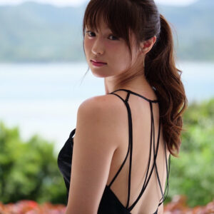 Kyoko Fukada Instagram - 沖縄でカレンダー撮影をしてきました🗓写真集ともまた違った気分で撮影できました🌿皆様、インスタのコメントにお誕生日のメッセージやドラマの事、ありがとうございます💐
１月クール「隣の家族は青く見える」に主演させていただくことが決まりました❗️
#隣の家族は青く見える
#1月スタート
#木曜22時
#kyokofukada
