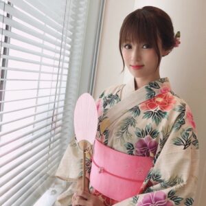 Kyoko Fukada Instagram - 皆様7月をどの様にお過ごしですか🎋🌈今夜はいよいよ待ちに待った（私自身がでした🧸💦）ドラマ、「ルパンの娘」の放送日です⏰朝から色々な番組に出演させて頂いています😍Lの一族という、伝説の泥棒一家のお話です💍本当は駄目だけど....皆様盗みたい物、手に入れたい物は何ですか❓‼️🤐🧳🗝
#ストイックになりたいなぁ
#鉄のメンタルが欲しいなぁ
#今年は沢山浴衣着たいなぁ
#お話しがずれてしまったぁ
#ルパンの娘
#今夜22時スタート
#フジテレビ
#kyokofukada
