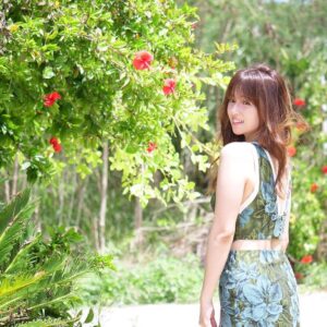 Kyoko Fukada Instagram - 沖縄でカレンダー撮影をしてきました🗓写真集ともまた違った気分で撮影できました🌿皆様、インスタのコメントにお誕生日のメッセージやドラマの事、ありがとうございます💐
１月クール「隣の家族は青く見える」に主演させていただくことが決まりました❗️
#隣の家族は青く見える
#1月スタート
#木曜22時
#kyokofukada