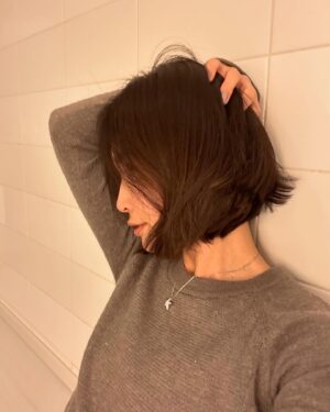Kyoko Hasegawa Instagram - 何か問題にぶつかった時、うつむいてどうするか考えるより、目線を上げて何が出来るか、考えてみる。
出てくる答えが全然違うかも。

親しくさせてもらっている方から教わりました。
皆んなもそんな時があったら、試してみて🤲