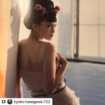 Kyoko Hasegawa Instagram - Karl Lagerfeldに撮影してもらった写真。 2006年。 彼の命日である2/19の数日前に、メイクをしてくれた @studio_ayako さんと2006年以来でご一緒させていただきました。 偶然なのか必然なのか。 Ayakoさんとその頃を懐かしみながら、今思えばKarlとAyakoさんというスペシャルなお2人のと撮影を共に出来たこと、光栄に思っています。 今でもわたしの宝物です。 #voguejapon#karllagerfeld#2006#02192019