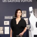 Kyoko Hasegawa Instagram - ルイ・ヴィトンのウォッチ &ファインジュエリーのクリエイティブ・ディレクターを務めるフランチェスカ・アムフィテアトロフが来日し、ジュエリープレゼンテーションが開催されました。 新作メンズファインジュエリー「レ ガストン ヴィトン」は、様々なデザイン要素が盛り込まれたユニークなコレクションです。 デザイナーのフランチェスカが創り出すジュエリーはモダンでありファッショナブルであり、繊細で。 彼女自身とてもフレンドリーな方で。デザイナーだけでなく、可愛いティーンの女の子の母である、マルチタスクな方。 とても素敵な方でした。 Thank you for inviting @louisvuitton 美しいプレゼントテーションに素晴らしく美味しいお食事を ありがとうございました😊 @louisvuitton @francescaamfitheatrof #LesGastonsVuitton #LVWatch #LVFashion #InvitedbyLouisVuitton #PR