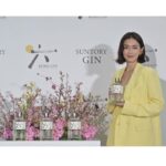 Kyoko Hasegawa Instagram - サントリーのジャパニーズクラフトジンROKU〈六〉 @suntory_rokugin_japanのイベントに参加させていただきました。 ROKUは日本の四季それぞれの旬の和素材を6種使用したジン。 わたしはそこに趣深さを感じました。 そして会場には四季を4つに分けて作り込んだ空間があり、そこは日本の春夏秋冬を美しく詰め込んでいました。 そんな中でいただくROKUは香りが華やか、お味は爽やか。 この季節におすすめでした。 みなさんも会場で体験してみてください！ @suntory_rokugin_japan #ジャパニーズクラフトジンroku #ROKUジンソーダ #サントリー #PR