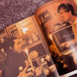 Kyoko Hasegawa Instagram - 2004年に初めてホームステイをしました。 24歳の時です。場所はサンフランシスコに。 仕事でオファーをいただき行ったのですが、その時の記事が残っていて、インタビューを読み返す。 当時、女優のお仕事を始めてから、まだ数年の頃。 既に自分に莫大なプレッシャーを掲げ、そのプレッシャーに押し潰されそうになっていたわたし。 良くも悪くも真面目な性格。 もっと肩の力を抜いて楽しめば良かったのに、と思うけれど、きっと今のわたしがこの頃のわたしになっても、そうは出来ないだろう。 人の性格はそう簡単に変われない😅 とにかく、このプチホームステイの経験がわたしにはインプット出来る機会であり、フラットな気持ちに戻れる場所でありました。 その後すぐに、またサンフランシスコへホームステイを。 その後は1週間以上の休みが出来る度に、パリやNYにふらり1人で行きました。 あの頃たくさん旅に出た経験は、間違いなく今のわたしの一部であります。 30代は子供がまだ小さい事もあり、行く場所はハワイ。 少し大きくなってからはシンガポールやLAにも行きました。 今年は息子とNYへ。 20代の頃数えきれないくらい行っていたNYに息子と2人。 そして娘とは韓国へ。 1人で行く旅、子供と行く旅、さらに言うと子供の成長により行ける場所の選択肢が広がってきて。 そう思うと、旅って面白い。 人生のフェーズで行く場所が変わったり、若い頃に行った場所が今では違う感じ方をしたり。 今年はたくさん旅に出ました。 来年も、いろいろな場所に行きたいなと、思います。 #travel #wish