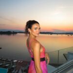 Kyra Santoro Instagram - Come with me, I’ll fly you out to Greece🇬🇷 @modelistemagazine @pixibeauty @nikkibeachportoheli #modearoundtheglobe #pixiontheglow #nikkibeachportoheli
