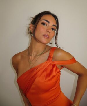 Kyra Santoro Instagram - I couldn’t decide which one was my favorite 🫠🧡 
playing dress up with @ladypipa