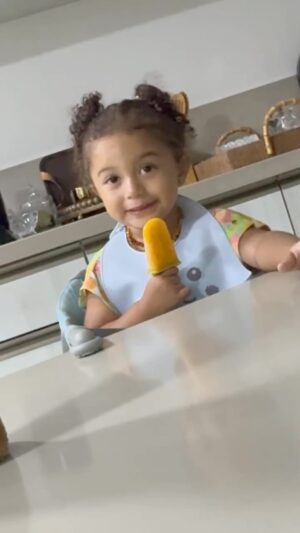 Léo Santana Instagram - No papo de hoje a principal pauta foi os preparativos pro #LilicaFest com atrações ja confirmadas: tia Veveta @ivetesangalo e Esquiletes 😂😂😂😂😂😂 

Glória Deus pela tua inteligência minha filha #Liz 🙏🏿🥹🥰