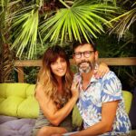 Laëtitia Milot Instagram - Petite visite qui fait vraiment plaisir, de @laurentkerusore à Sète ! 🥰☀️🌴 On vous embrasse et on vous souhaite un bel été ! 😘 #entreamis #vivelété #souslespalmiers