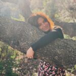 Laëtitia Milot Instagram - Moment de tendresse envers la nature ! 🌳🤗