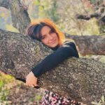 Laëtitia Milot Instagram - Moment de tendresse envers la nature ! 🌳🤗