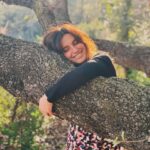Laëtitia Milot Instagram - Moment de tendresse envers la nature ! 🌳🤗