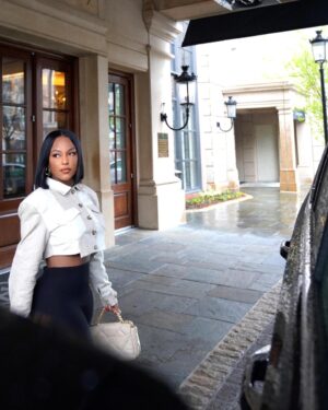 LaToya Forever Instagram - Life of the party until my black car arrives. K bye 💨