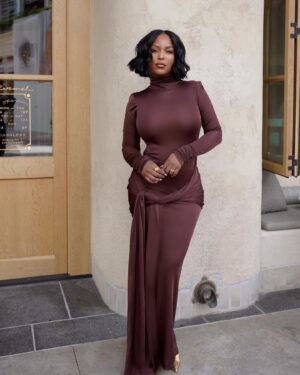 LaToya Forever Instagram - Fall in love with the process of becoming the best version of you 🫶🏽👄🤤

#fitcheck #momof4 #postpartum #outfitinspo  #ootd #ootn #revolveme #instastyle #outfitlove #classystyle #revolve #softgirl #softlife