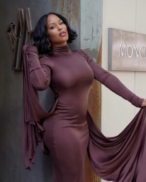 LaToya Forever Instagram - Fall in love with the process of becoming the best version of you 🫶🏽👄🤤

#fitcheck #momof4 #postpartum #outfitinspo  #ootd #ootn #revolveme #instastyle #outfitlove #classystyle #revolve #softgirl #softlife