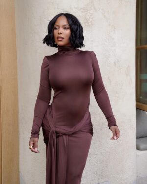 LaToya Forever Instagram - Fall in love with the process of becoming the best version of you 🫶🏽👄🤤

#fitcheck #momof4 #postpartum #outfitinspo  #ootd #ootn #revolveme #instastyle #outfitlove #classystyle #revolve #softgirl #softlife
