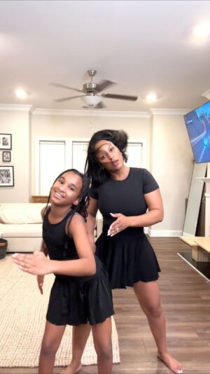 LaToya Forever Instagram - She rather do this than get her nails done chile 😂 Anything for my kids 😂
#mommydaughtertime #mommylife #firstborn #mommydaughter #mommydaughtergoals