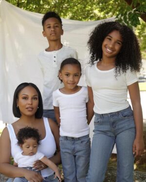 LaToya Forever Instagram - Blue jean babies 👖🌤️

#blacklove #blackfamily #blackfamilygoals #blackfamilylove #familyphotos #blackkids #blackcouplesgoals #blackcouples #levis #levis501 #liveinlevis #levisjeans  @levis