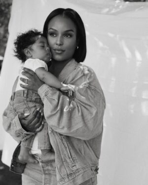LaToya Forever Instagram - Blue jean babies 👖🌤️

#blacklove #blackfamily #blackfamilygoals #blackfamilylove #familyphotos #blackkids #blackcouplesgoals #blackcouples #levis #levis501 #liveinlevis #levisjeans  @levis