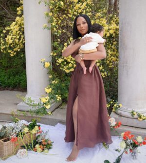 LaToya Forever Instagram - A Queen upon her throne ✨

#momlife #picnicdate #youngestchild #momof4