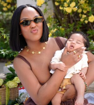 LaToya Forever Instagram - A Queen upon her throne ✨

#momlife #picnicdate #youngestchild #momof4