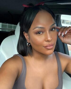 LaToya Forever Instagram - Life with kids 🫶🏽🧘🏽‍♀️
How many kids do you have? And are you okay? 🤣

#momlife #momlifebelike #momof4 #blackmoms #fashionmom
