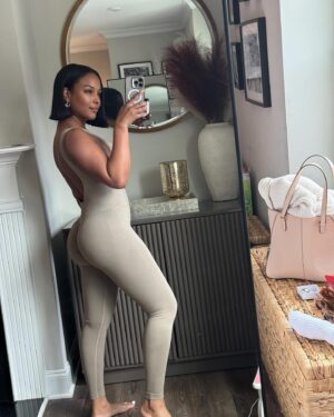 LaToya Forever Instagram - Life with kids 🫶🏽🧘🏽‍♀️
How many kids do you have? And are you okay? 🤣

#momlife #momlifebelike #momof4 #blackmoms #fashionmom