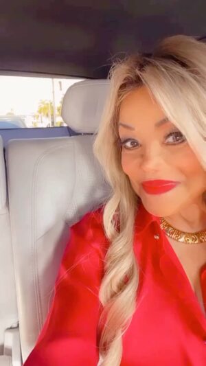 La Toya Jackson Instagram - Good morning and Happy Friyay! Have a #fun weekend guys!
#feelingfriday #FridayVibes #mood #instagood #life #live #love #smile #photooftheday #happyfriyay #friday #thejacksons #latoyajackson #fridaymorning