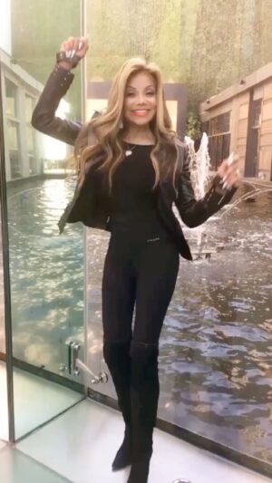 La Toya Jackson Instagram - Hope you’re having a great Sunday Funday! Blessings to all!

#sundayfunday #Sunday #Sundayvibes #fun #life #photooftheday #art #smile #grateful