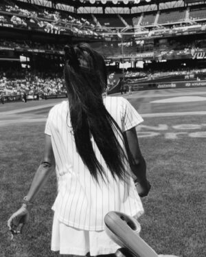 LaToya Tonodeo Instagram - I threw the FIRST PITCH at the @mets game!! (2nd slide)⚾️💨☺️ FROM THE MOUND!😜SO MUCH FUN! Thank you Mets 🧡
