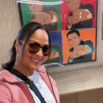 Laila Ali Instagram - Loved seeing artwork of my pops in the Lobby! ❤️🥰