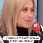 Lara Fabian Instagram - ⌛️ « Tourne la roue du temps / Du temps j’en ai plus comme avant », chante-t-elle au début de sa chanson « Ta Peine ». Quel rapport @larafabianofficial entretient-elle avec le temps qui file ? Elle était l’invitée de @stevenbellery dans « Laissez-Vous Tenter » 🎼 L’intégralité sur rtl.fr et l’application #RTL ! • • #larafabian #musique #interview #radio #onair