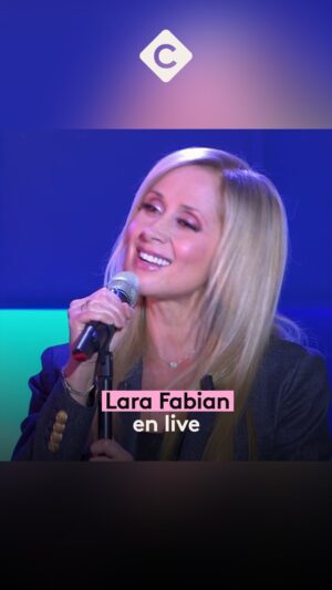 Lara Fabian Instagram - 🎵 @larafabianofficial interprète “Ta peine” en live sur la scène de #CàVous 🎵

#live #CaVous #LaraFabian