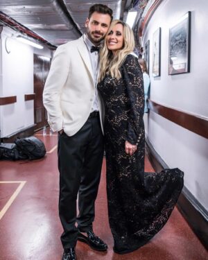 Lara Fabian Instagram - One & only Lara Fabian! 🎤
Can’t wait for all of you to see our historical performance at the Royal Albert Hall ❤️