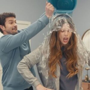 Larissa Gacemer Instagram - Bu su savaşının rövanşı olur @gacemerburak ! 😂Neyse ki @lovayatak alez su geçirmiyor! #işbirliği