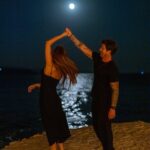 Larissa Gacemer Instagram - Nasıl güzel bir gece seninle ❤️ @gacemerburak #fullmoon #love
