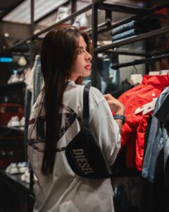 Lary Bottino Instagram - coquetel @diesel_brasil