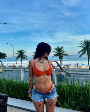 Lary Bottino Instagram - 40 graus