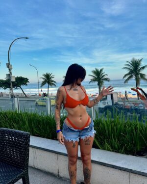 Lary Bottino Instagram - 40 graus