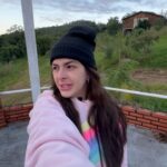 Lary Bottino Instagram - ESTÁ SOL NO RIO GRANDE DO SUL HOJE! “Mas quem é este, a quem o próprio vento e o mar obedecem?” A situação ainda é de alerta, muitos resgates, de 1 milhão de afetados, muitos desabrigados, animais em estado crítico. Mas, Deus está limpando e transformando sua nação. Eu creio! SOS RS CONTINUE DOANDO: PIX: LARY.ASSESSORIA@GMAIL.COM