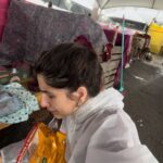 Lary Bottino Instagram - Dia após dia o RS CLAMA por socorro. as chuvas voltaram. pessoas morreram famílias se perderam animais estão sofrendo a cidade acabou. a minha missão começou aqui, e só vai terminar quando eu ajudar o máximo de animais possíveis. preciso que vocês continuem DOANDO, para conseguirmos deixar TANTOS animais seguros. Não é por mim! É por eles! Continuem doando! Me ajudem nessa causa! Estou aqui por vocês! Com medo! Com angústia, mas a fé me mantém calma. Mas eu sei que há luz do sol atrás dessa chuva Eu sei que há bons tempos atrás dessa dor Você pode fazer a diferença?!  Eu fecho meus olhos e posso ver um dia melhor Eu fecho meus olhos e oro Eu fecho meus olhos e posso ver um dia melhor Eu fecho meus olhos e oro