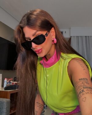 Lary Bottino Instagram - TIKTOK COPA RIO @tiktokbrasil 
produção: @anacas.styling