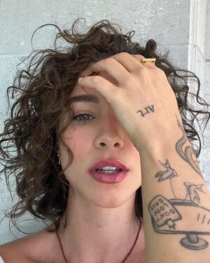 Laryssa Ayres Instagram - Fev 24🫶🏼🌬️